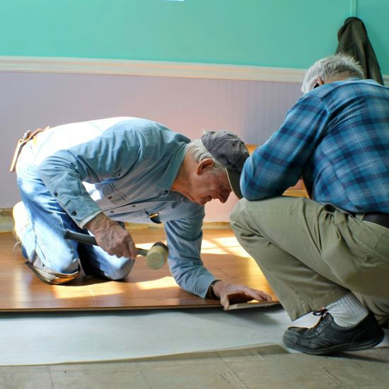 Lay laminate flooring