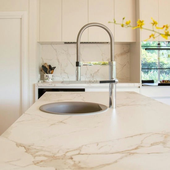 Install kitchen worktop