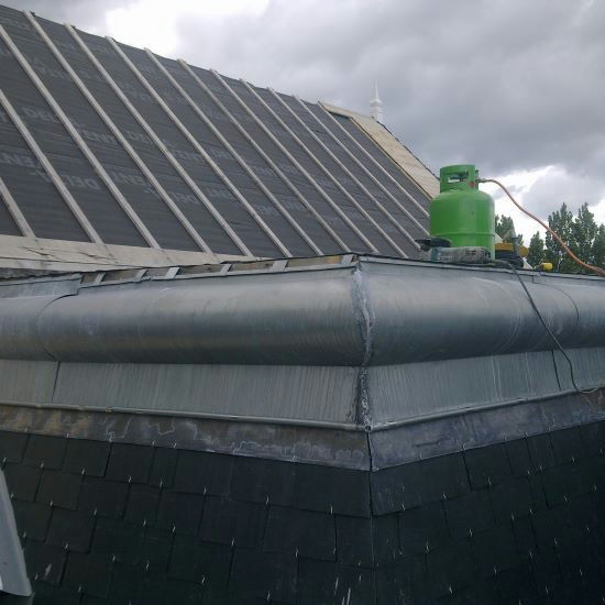 Apply roof lead