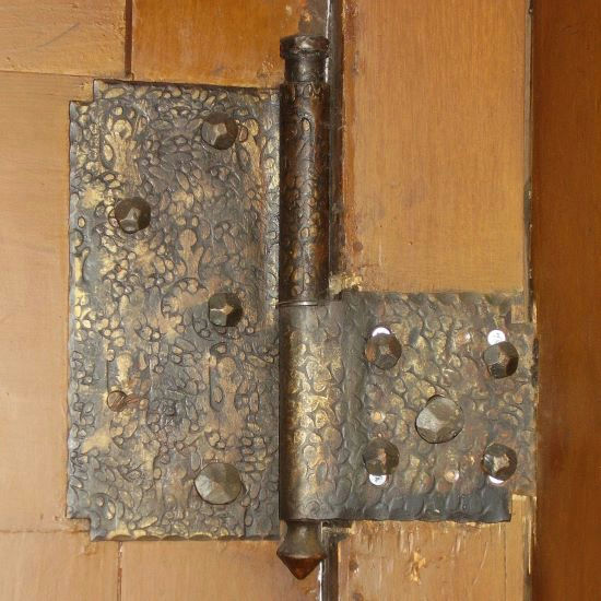 Install hinge