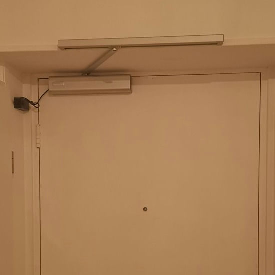 Elektrische deuropener repareren
