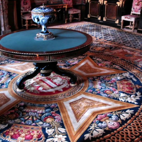 Lay carpet